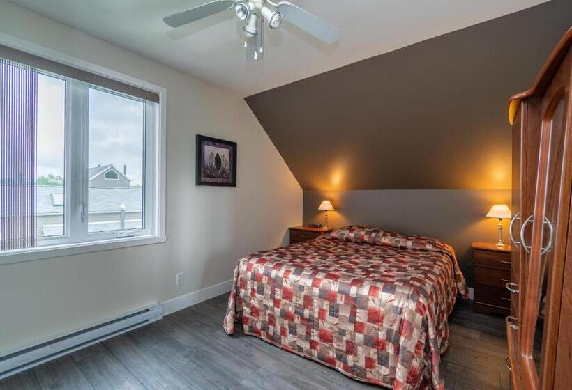 침실 2개 아파트, Condo Climatisé Près Du Mont Sainte Anne Avec Parc Aquatique, Piscine, Spa, Gym, Arcades Et Billard