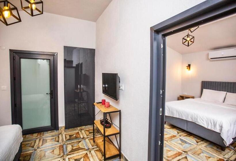 سوییت خانوادگی, Sapancaminihouse