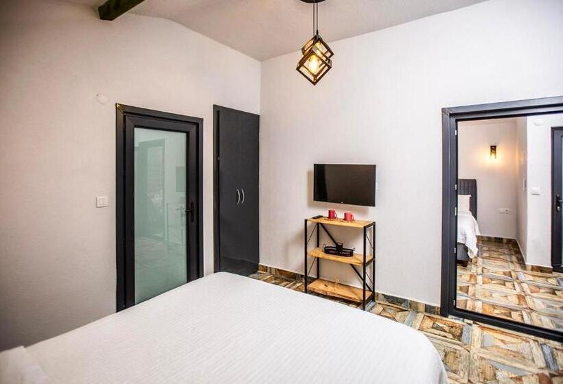 سوییت خانوادگی, Sapancaminihouse