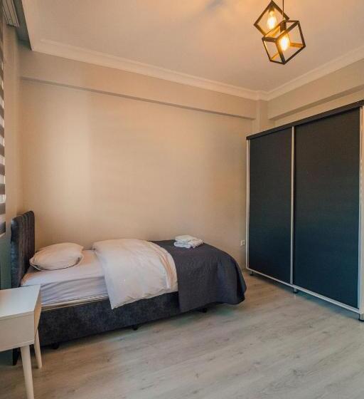 ویلای یک اتاق خوابه با استخر شنا, Sapancaminihouse