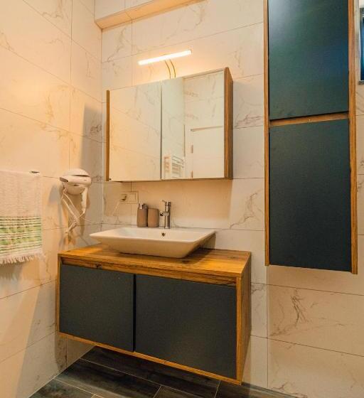 ویلای یک اتاق خوابه با استخر شنا, Sapancaminihouse