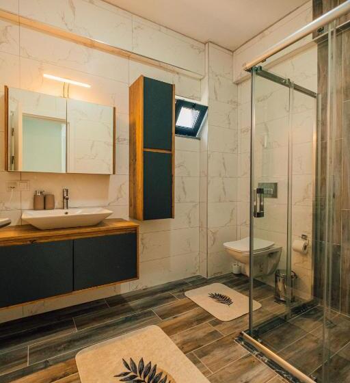 ویلای یک اتاق خوابه با استخر شنا, Sapancaminihouse