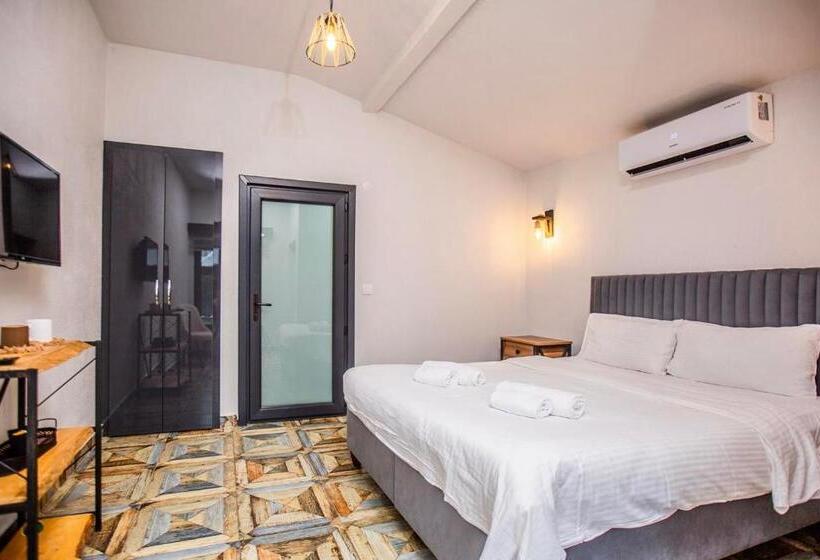 سوییت خانوادگی, Sapancaminihouse