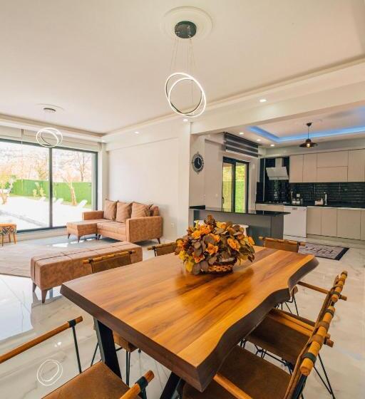 ویلای یک اتاق خوابه با استخر شنا, Sapancaminihouse