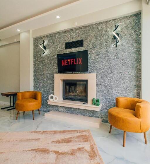 ویلای یک اتاق خوابه با استخر شنا, Sapancaminihouse