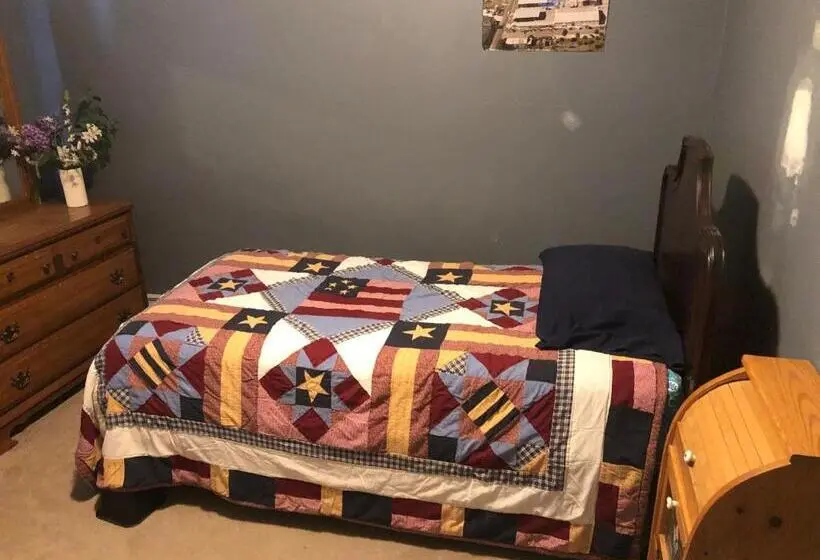 エコノミールーム, Copperville B & B