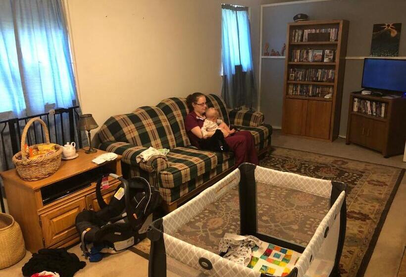 غرفة إقتصادية, Copperville B & B