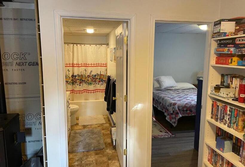 غرفة إقتصادية, Copperville B & B