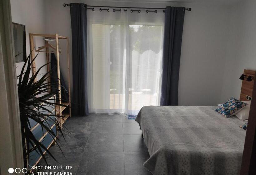 غرفة قياسية مزوَّدة بتراس, Les Pitchounettes