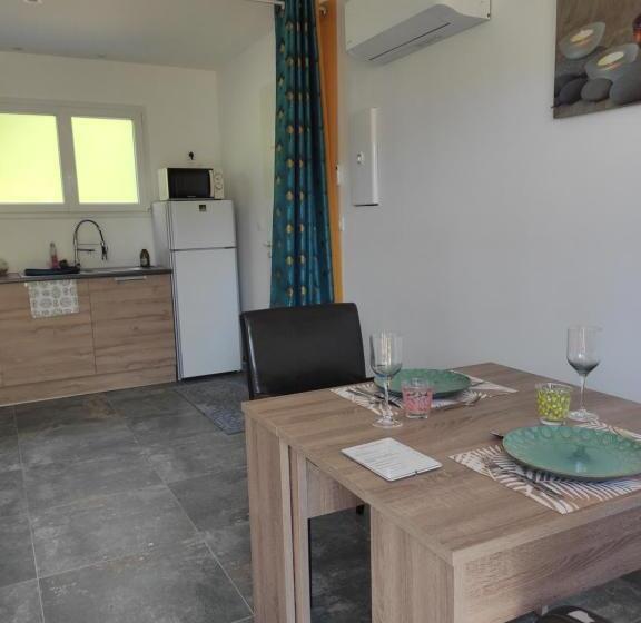 غرفة قياسية مزوَّدة بتراس, Les Pitchounettes