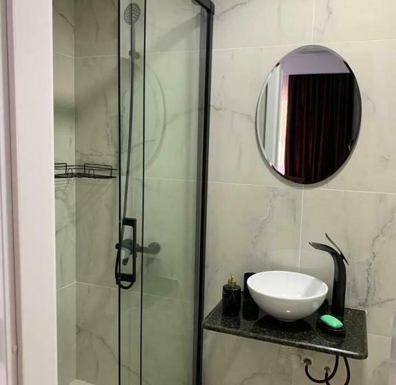 חדר סטנדרט נוף להרים, Pensiunea Grapini