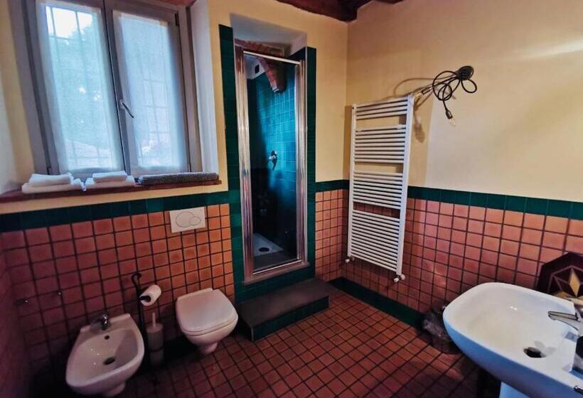 اتاق استاندارد سه نفره, Angolo Del Poeta