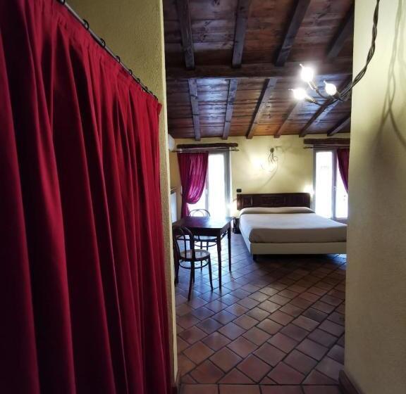 اتاق استاندارد سه نفره, Angolo Del Poeta