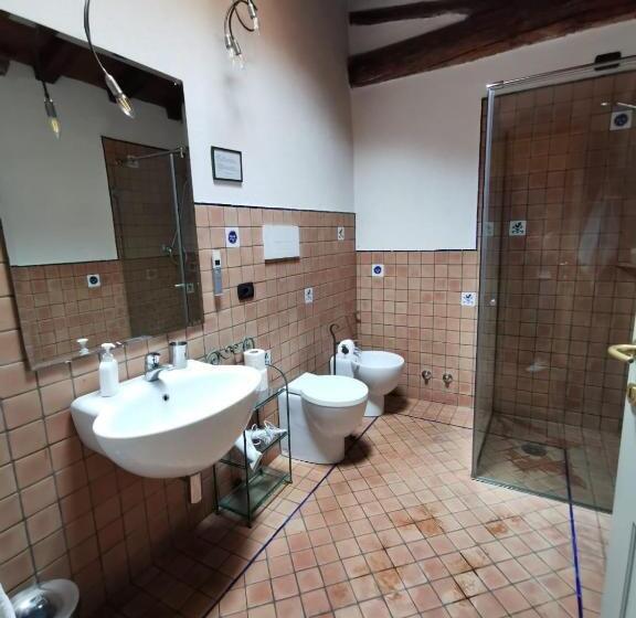 اتاق استاندارد سه نفره, Angolo Del Poeta