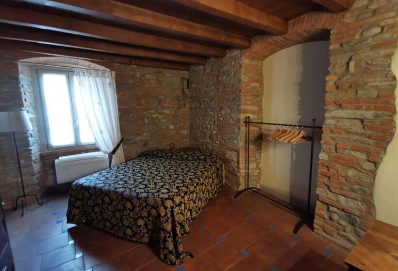 اتاق استاندارد سه نفره, Angolo Del Poeta