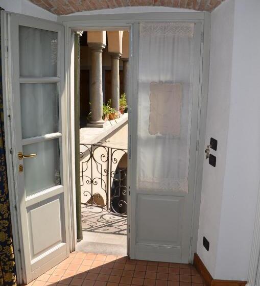 آپارتمان 1 خوابه با بالکن, Angolo Del Poeta