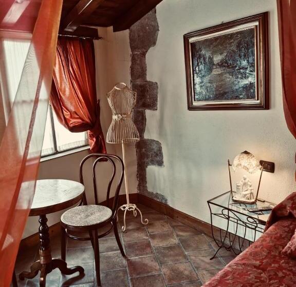 آپارتمان 1 خوابه با بالکن, Angolo Del Poeta