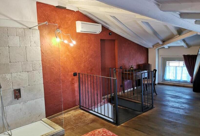 سوییت, Angolo Del Poeta