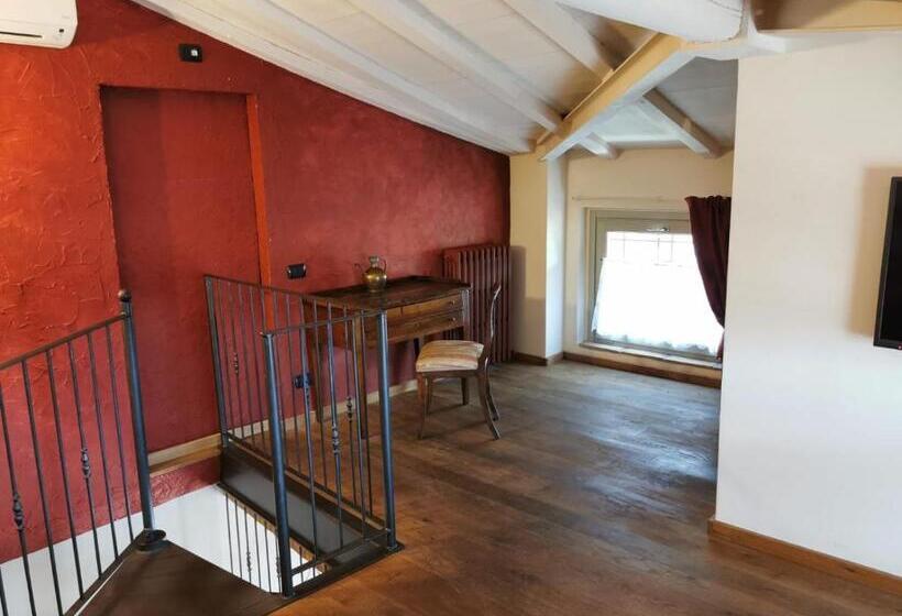 سوییت, Angolo Del Poeta