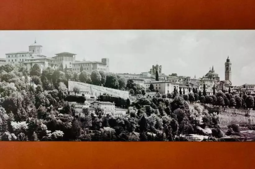 سوییت, Angolo Del Poeta