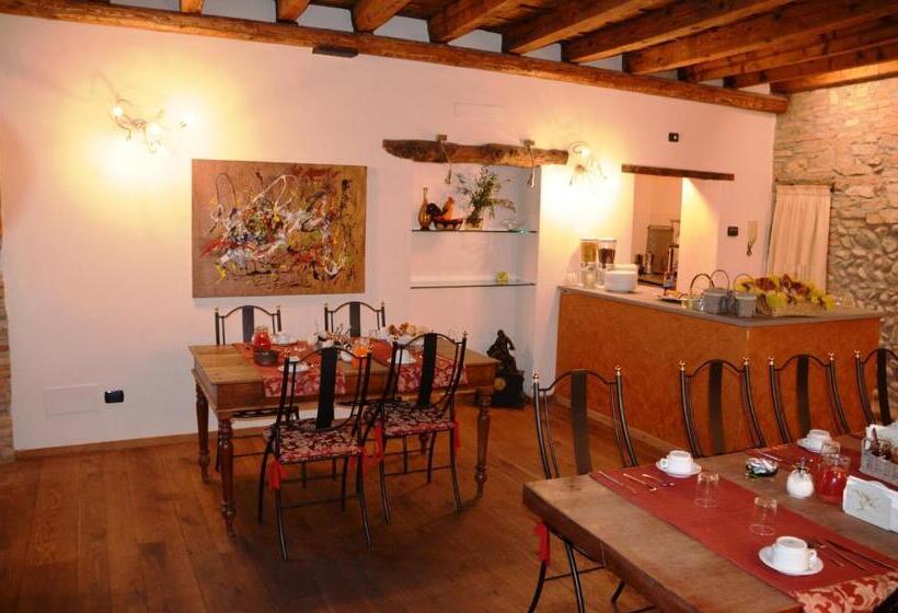 اتاق استاندارد, Angolo Del Poeta