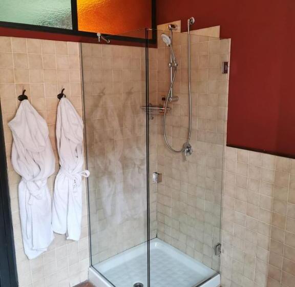 اتاق استاندارد سه نفره, Angolo Del Poeta