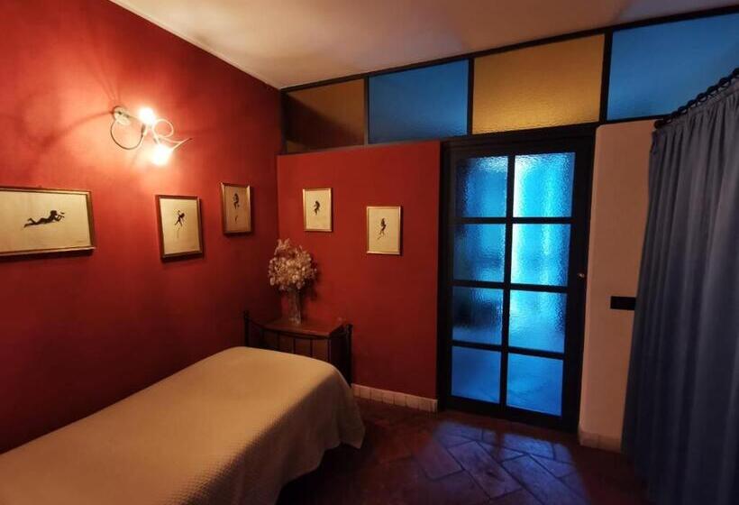 اتاق استاندارد سه نفره, Angolo Del Poeta