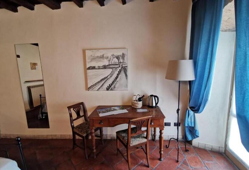 اتاق استاندارد سه نفره, Angolo Del Poeta