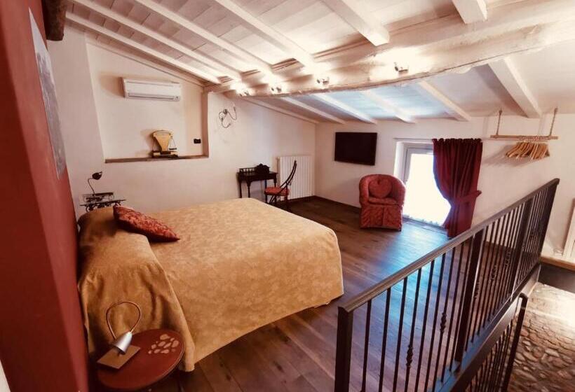 سوییت, Angolo Del Poeta