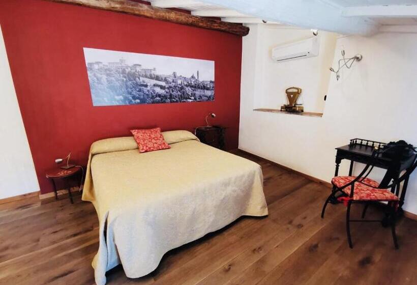 سوییت, Angolo Del Poeta