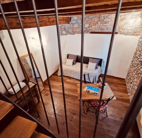 سوییت, Angolo Del Poeta