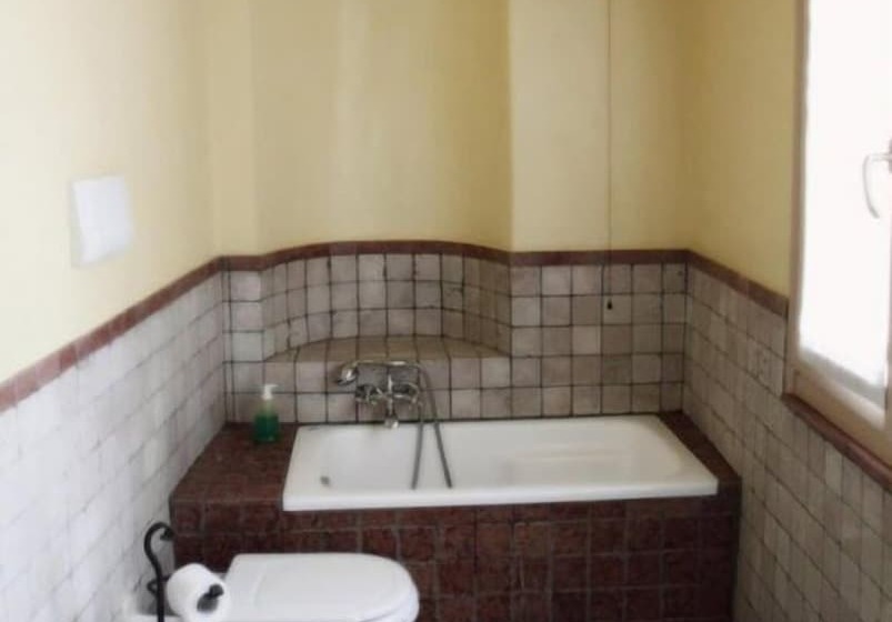 اتاق استاندارد چهار تخته, Angolo Del Poeta