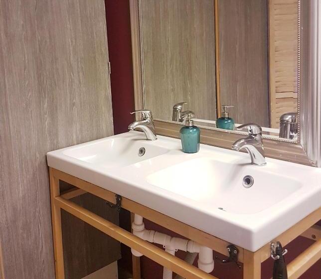 تختخواب در اتاق مشترک, Crafoord Place Hostel