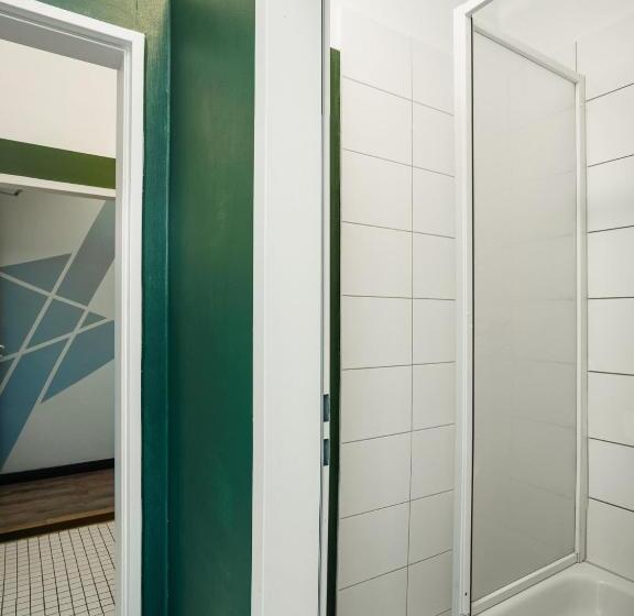 اتاق استاندارد با تخت‌های تاشو, Eastseven Berlin Hostel