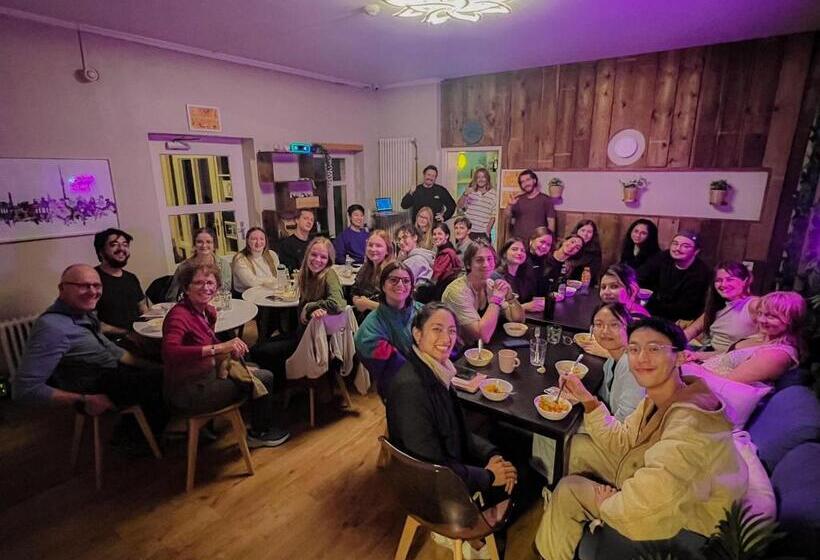 Familienzimmer, Eastseven Berlin Hostel