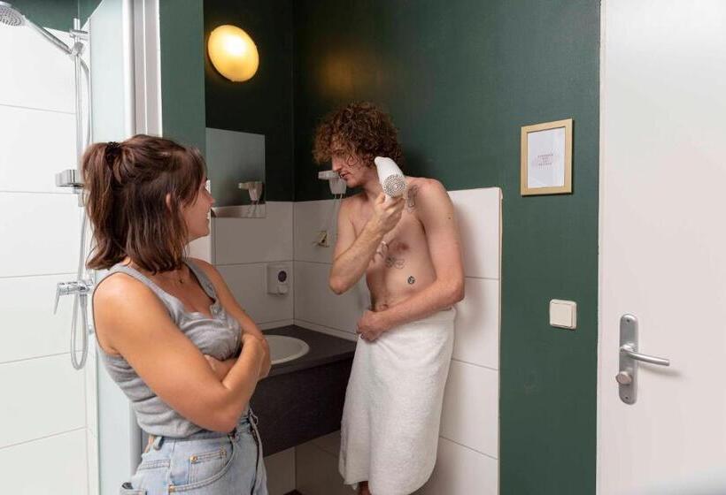 Standardzimmer mit Stockbetten, Eastseven Berlin Hostel