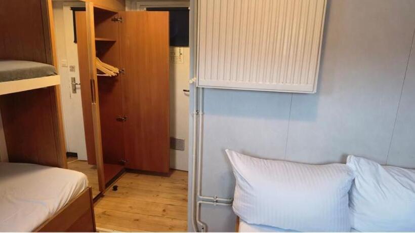 اتاق استاندارد سه نفره, Shipotel Berlin Gmbh, Shipotel Eastern & Shipotel Western