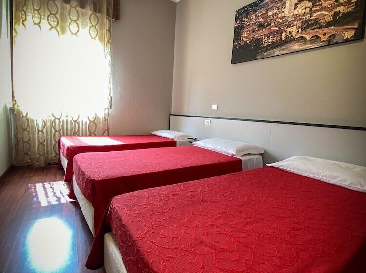 اتاق استاندارد سه نفره, Arena