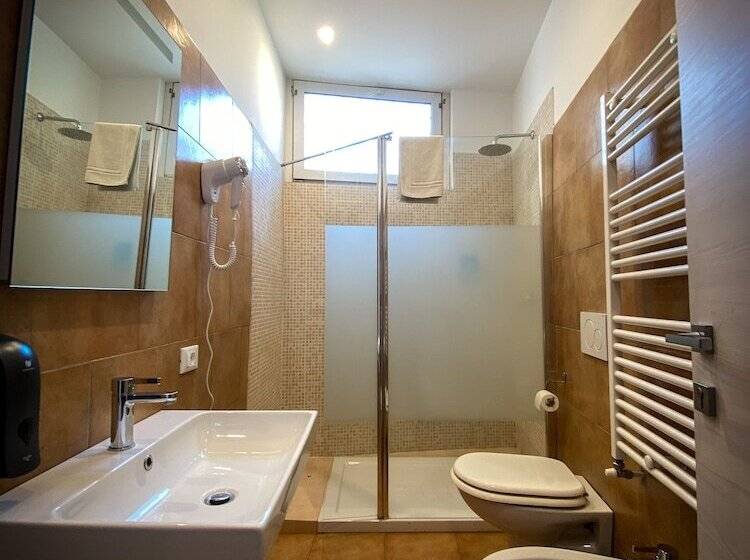 اتاق استاندارد, Arena