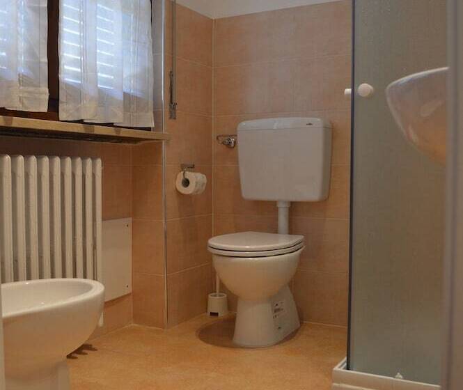 اتاق استاندارد, Arena