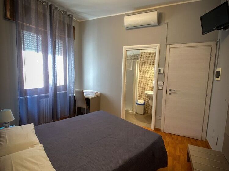 اتاق استاندارد, Arena