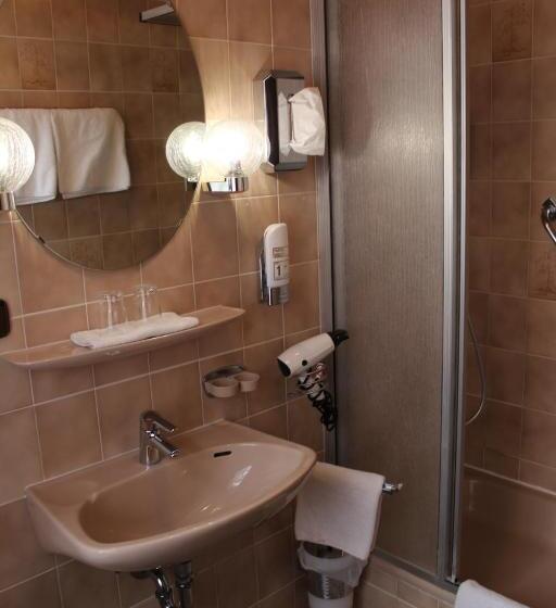 标准单人间, Garni Ratstube