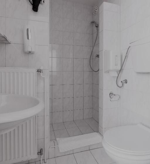 اتاق خانوادگی, Jagodic Garni