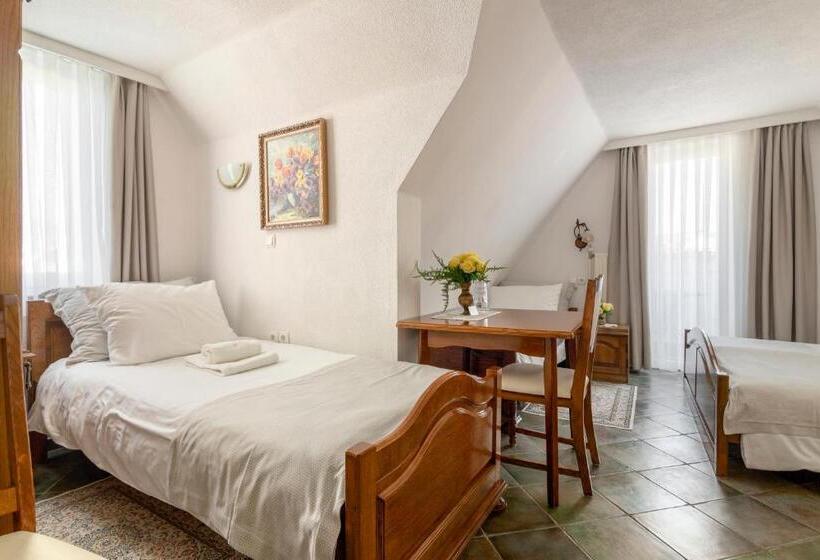 اتاق استاندارد چهار تخته, Jagodic Garni