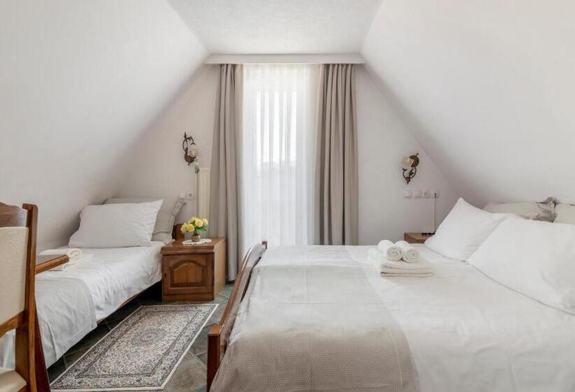 اتاق استاندارد چهار تخته, Jagodic Garni