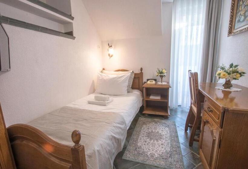 اتاق استاندارد یک نفره, Jagodic Garni