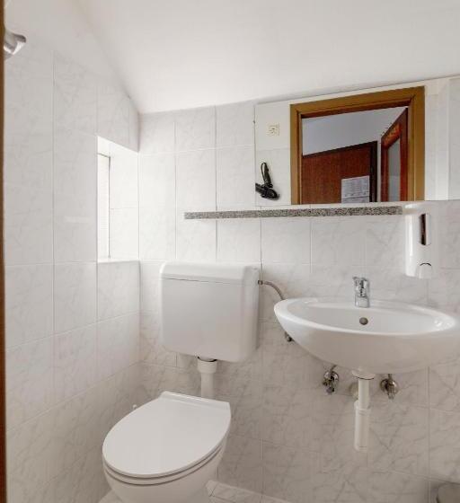 اتاق اکونومی یک تخته, Jagodic Garni