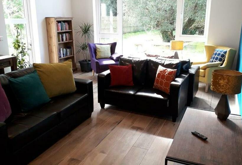 غرفة قياسية, The Benwiskin Centre