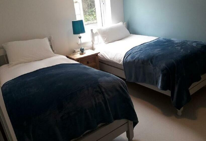 חדר סטנדרט, The Benwiskin Centre