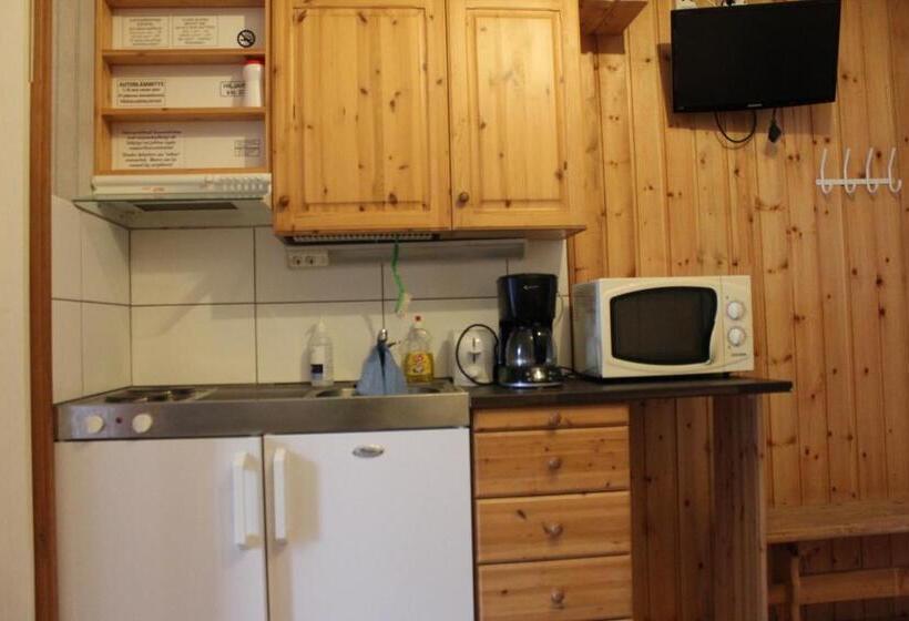 חדר אקונומי לארבעה, Motel Willis West